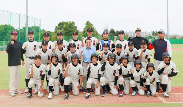 제54회 전국소년체전 야구팀 격려