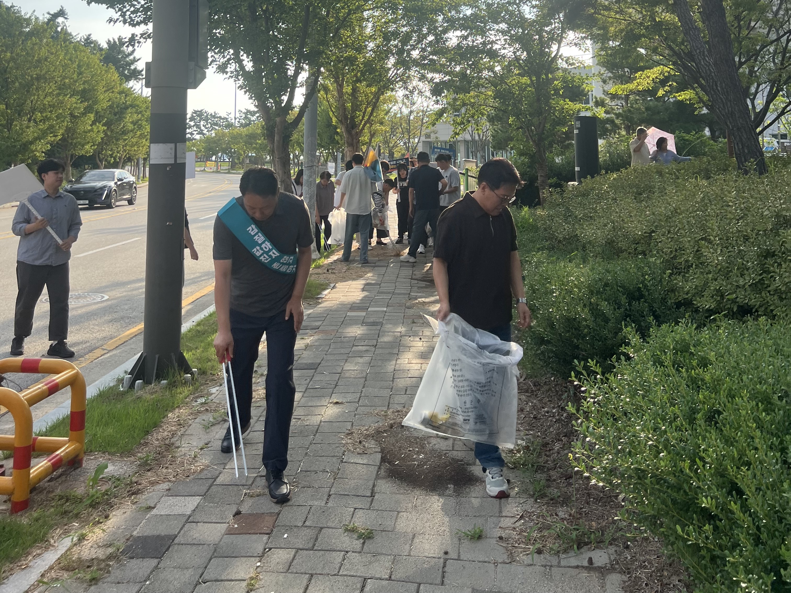 전주학생교육문화관,  ‘ESG 실천 청렴 쓰담 달리기’ 자원봉사 활동 전개 이미지(2)