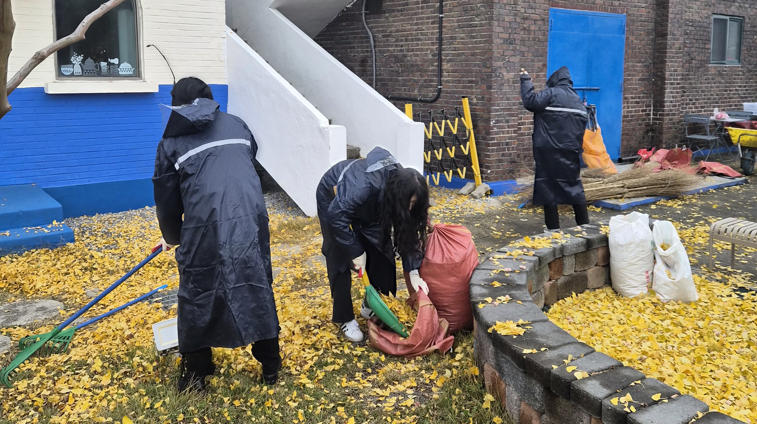 전북미래교육연구원,‘따뜻한 가을 나눔’복지시설 방문 봉사활동 실시 이미지(3)