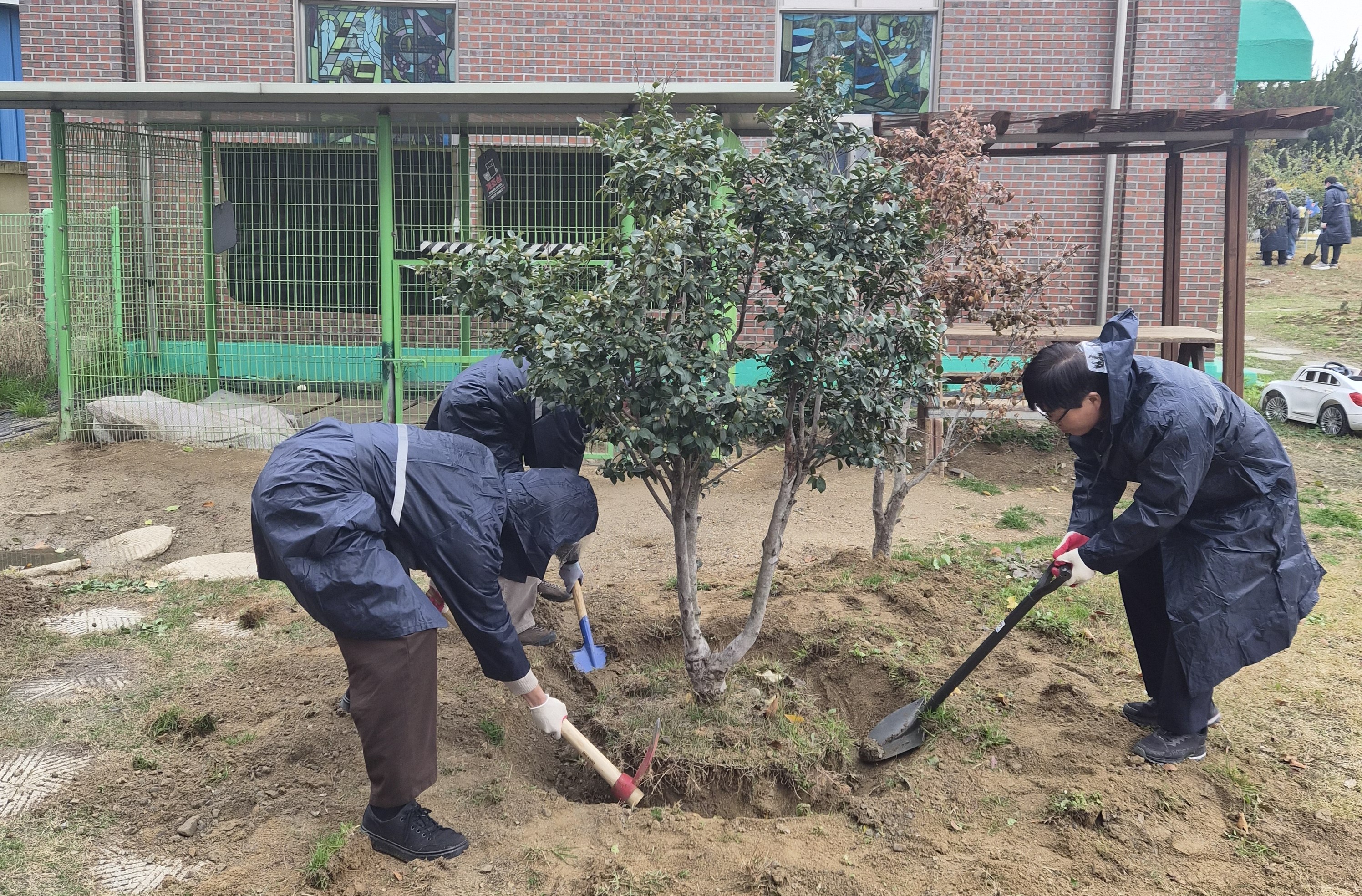 전북미래교육연구원,‘따뜻한 가을 나눔’복지시설 방문 봉사활동 실시 이미지(4)