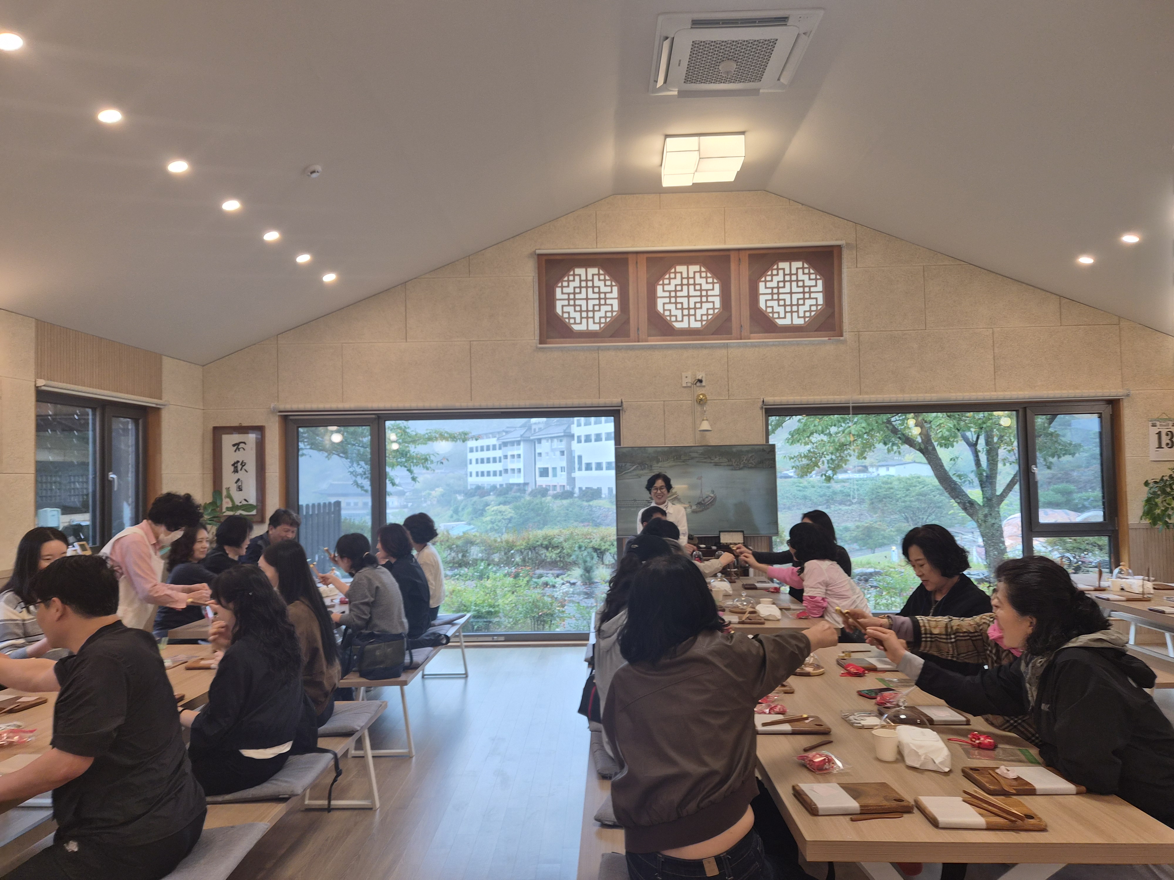남원교육지원청, 교원 마음 회복을 위한 한방 치유 체험 프로그램 운영 이미지(1)
