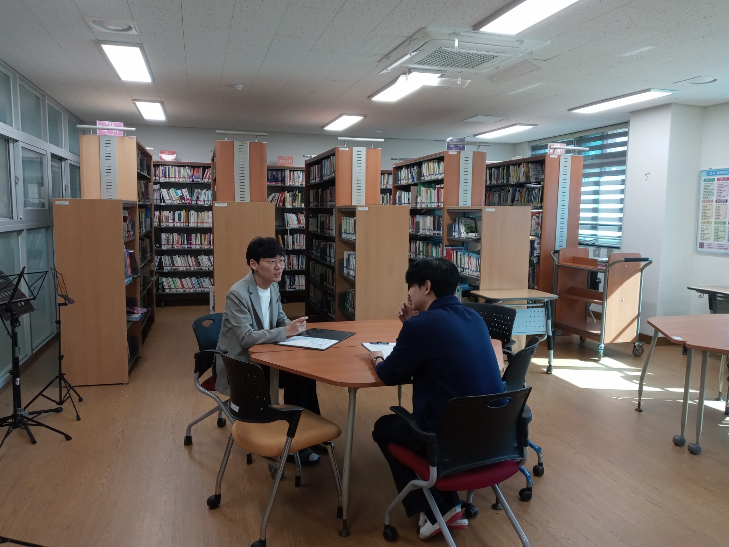 임실교육지원청-임실도서관, 학교도서관 현장방문으로 맞춤형 업무 지원 강화 이미지(1)