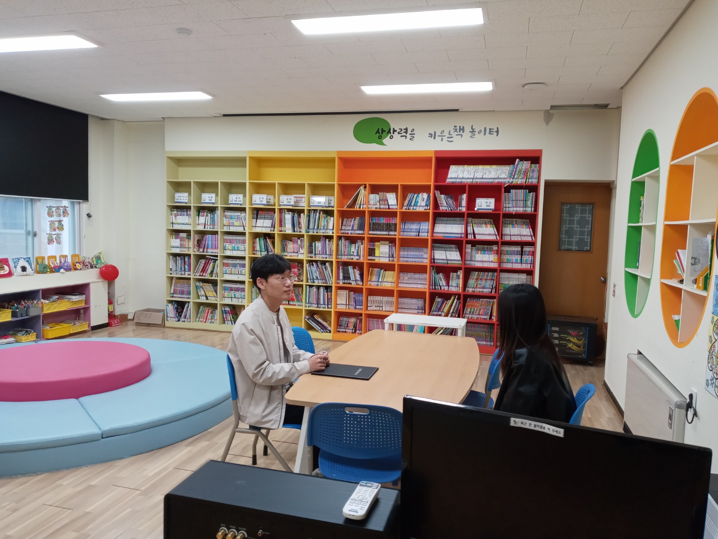임실교육지원청-임실도서관, 학교도서관 현장방문으로 맞춤형 업무 지원 강화 이미지(2)