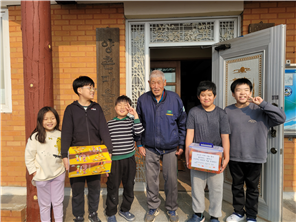 쌍치초 ‘학부모와 함께하는 지역나눔 행사’김장으로 마음을 나누다 이미지(2)