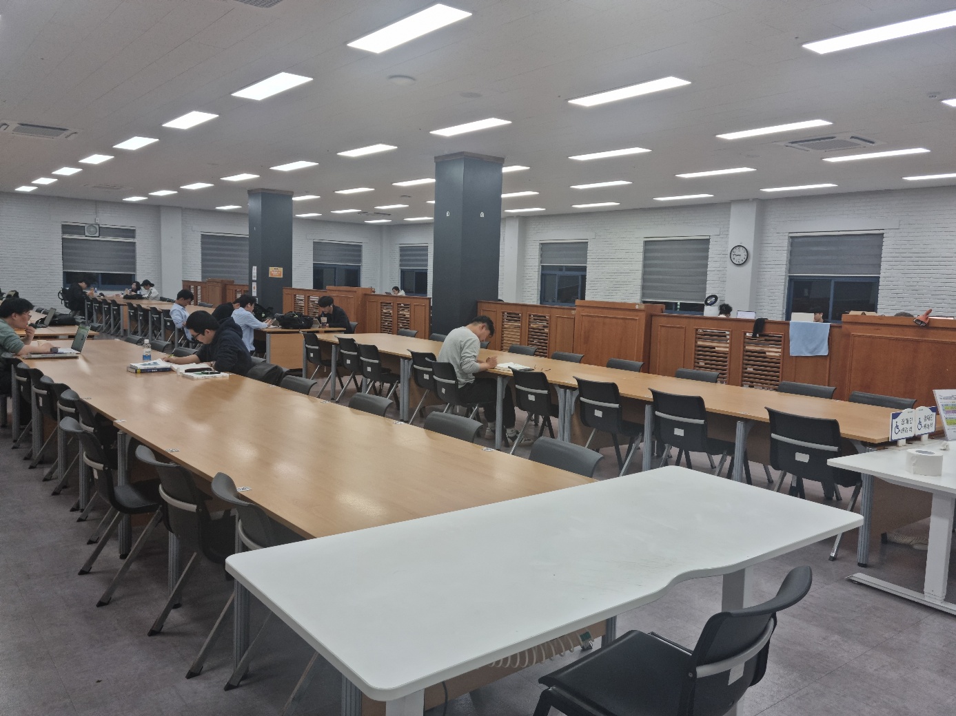 교육문화관(공공도서관) 열람실 이용 공간 축소 운영 등 에너지 절약 적극 추진 이미지(1)